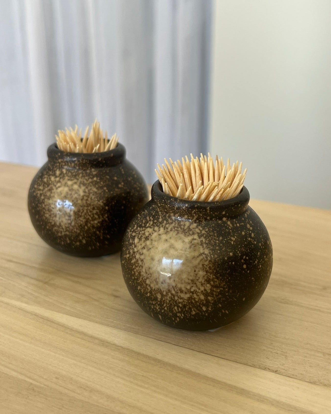 Porta mondadientes de cerámica