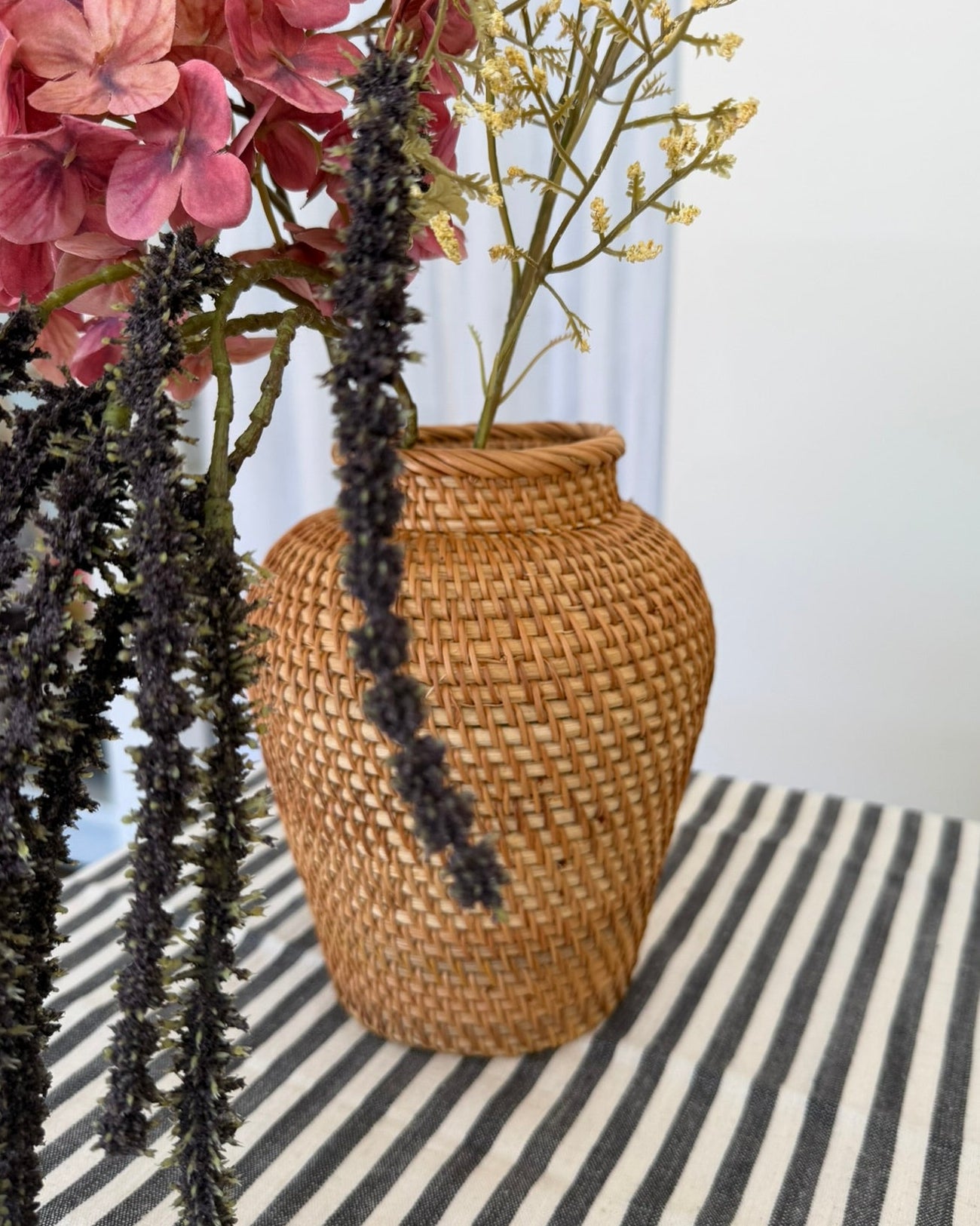 Jarrón de fibras naturales