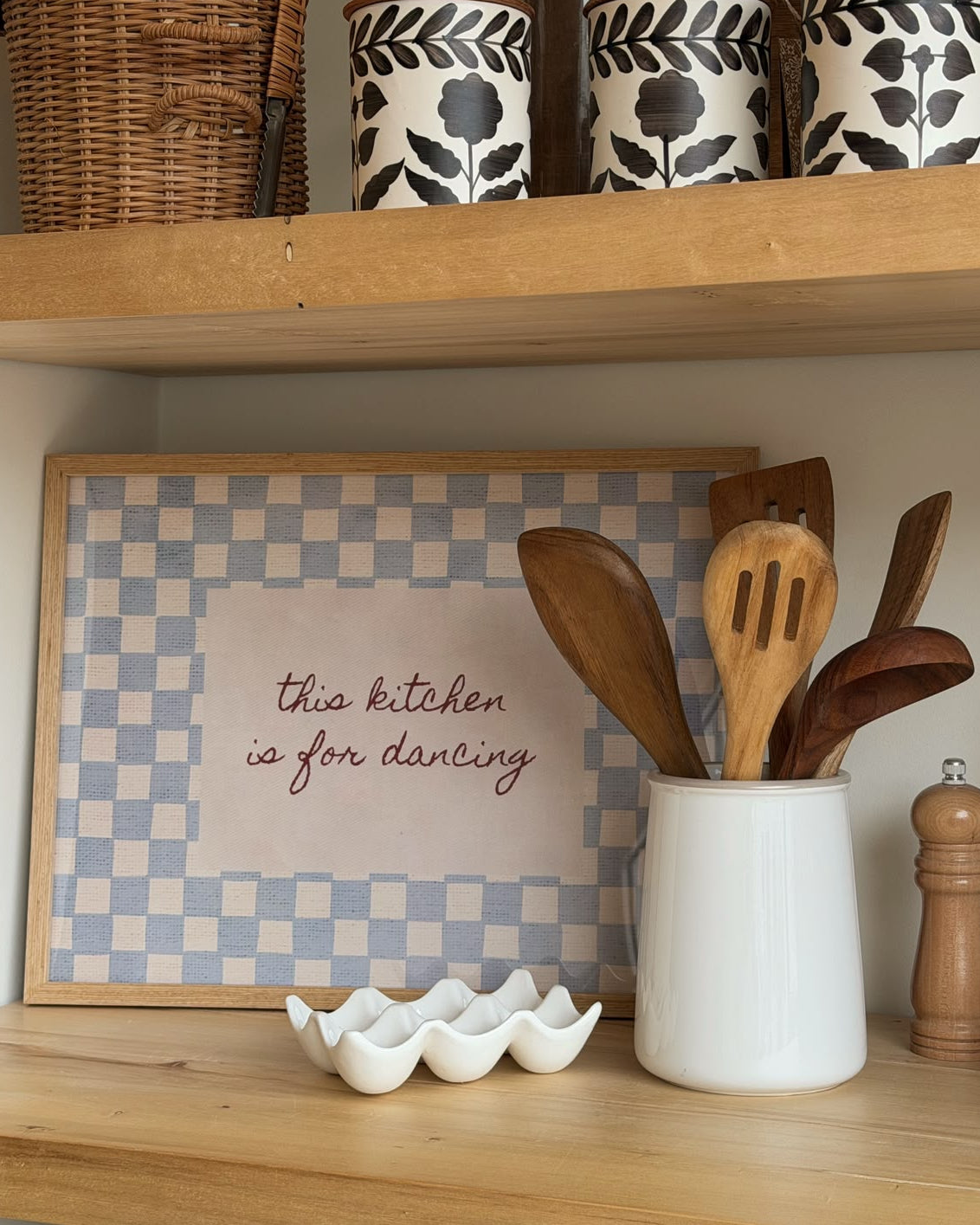 kitchen dancing 30x40cm